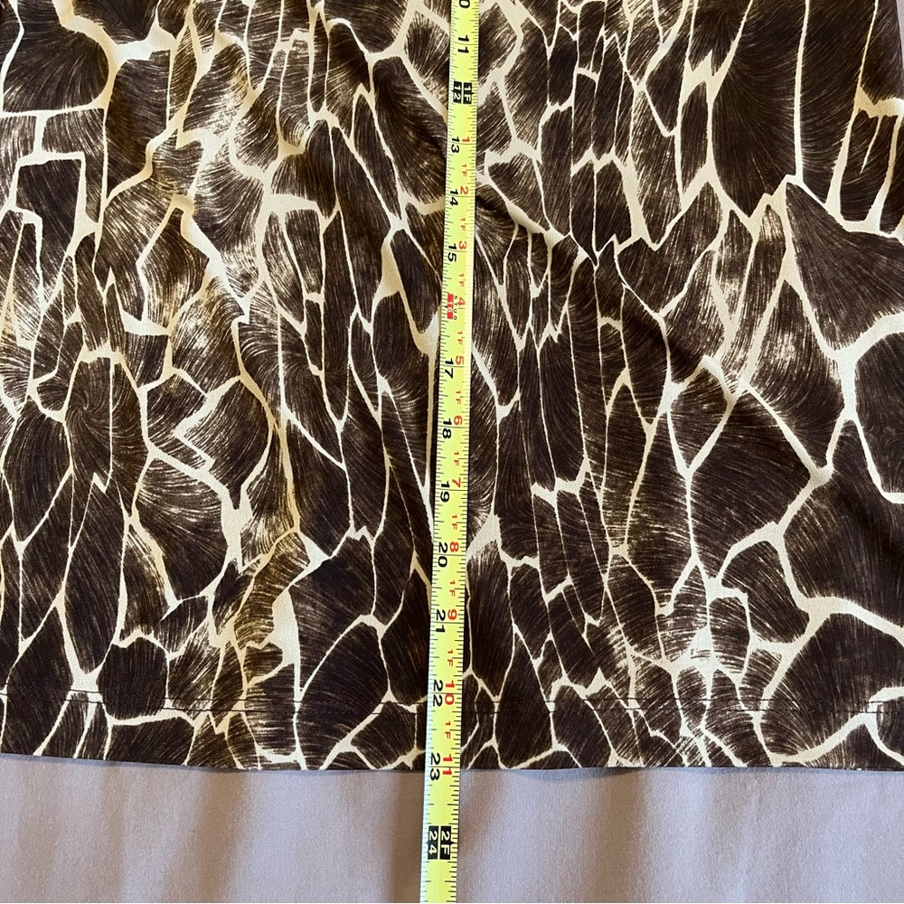 Peak &‎ Peak Giraffe Print Blouse – Size Medium - Picture 10 of 10
